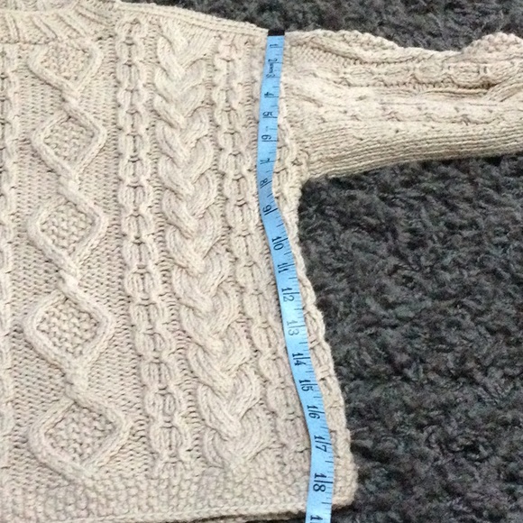 Pure Cable hand knit heavy thick crop sweater - Picture 4 of 5